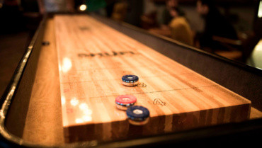 Derfor Sælger Shuffleboards som Varmt Brød
